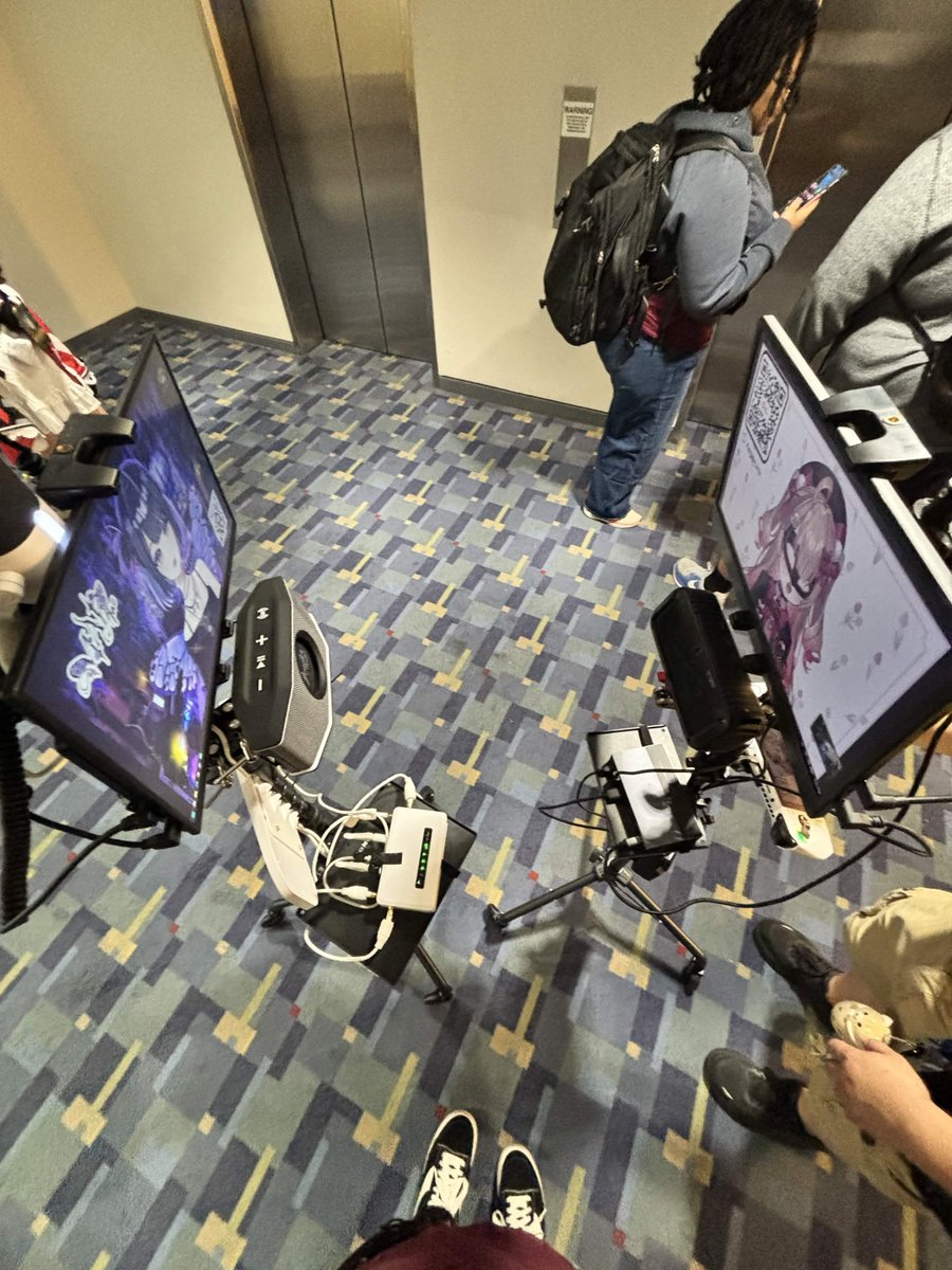 MaeFae's tweet photo. thank you for joining for saying hi to me and @KyuruRinSama at otakon everyone!!!!!! 💜🩷 we took such nice photos and got to meet so many people.... we even met some cool cosplayers and whispered to each other on the elevator ehehhehe......... 🤩 https://t.co/PKlt1O1RKk