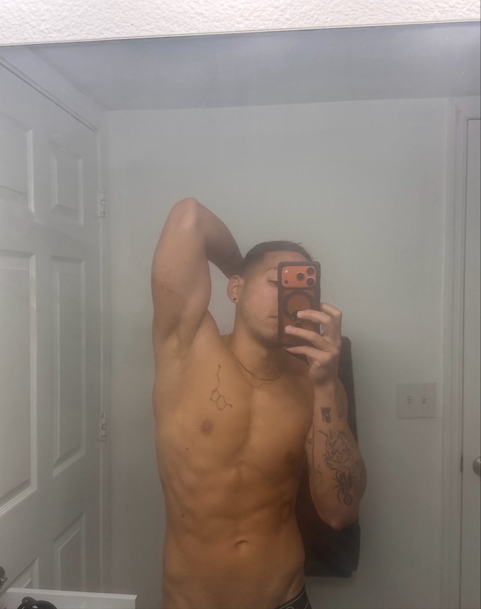 AguaDeCocoPR's tweet photo. Post hot shower🔥💨 https://t.co/9J3L0cuRQT