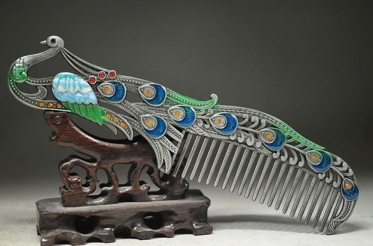 HerodotusWave's tweet photo. Art Nouveau peacock hair comb. https://t.co/MTH26boiOf