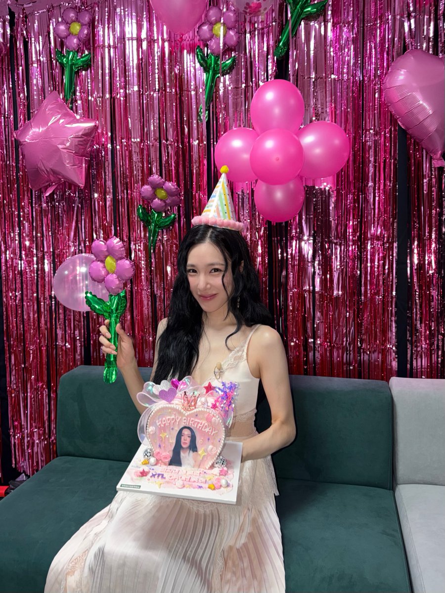dorkyuri's tweet photo. bday girl 🥳
https://t.co/PhOWocaFc6 https://t.co/tlfiMev8tV