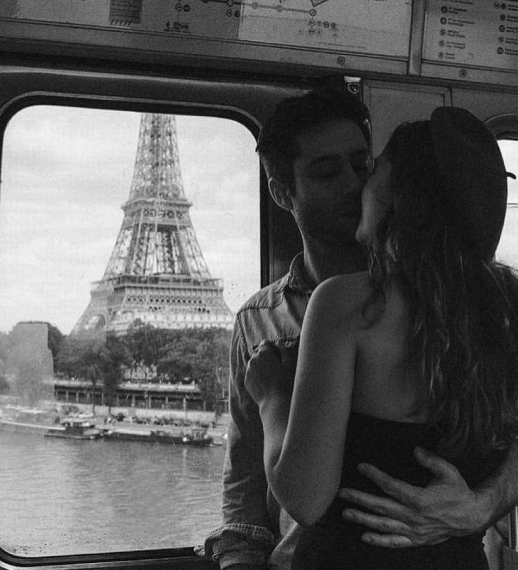 LUCKNOW_UP_32's tweet photo. Bring her into the new month with a special kiss 💋

Welcome August 🫶🏼 https://t.co/FjH2YO9yrV
