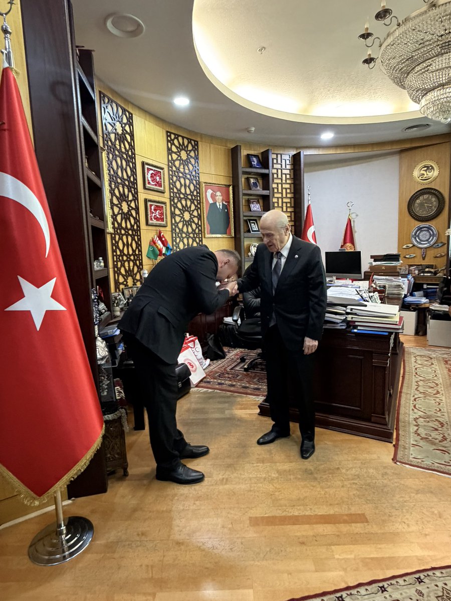 kocaelimhp41's tweet photo. Saygıdeğer Genel Başkanımız, Türk Dünyasının Bilge Lideri Sayın Devlet Bahçeli Beyefendi’ye ilçe kongrelerimizin ve teşkilat çalışmalarımızın raporunu arz ettik.

Zatıalilerinin kıymetli ailemle birlikte bizlere göstermiş olduğu teveccüh ve kabulleri için şükranlarımı sunuyorum. https://t.co/AqA23UWEG7