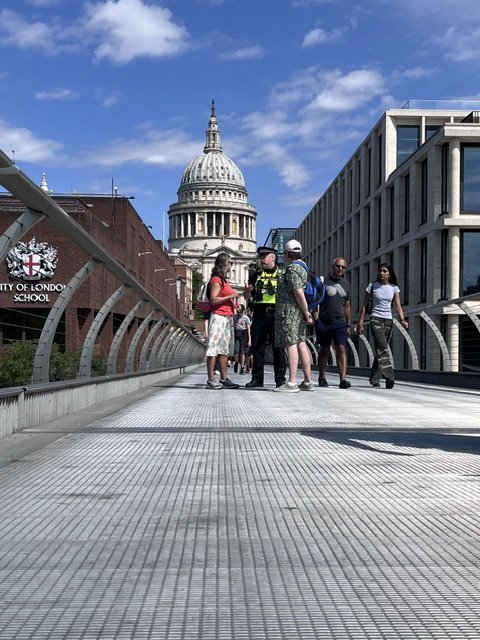 CityPoliceCops's tweet photo. #ProjectorServator joined up working with @CityPoliceDogs @MillenniumBridge
City Police welcoming lovely people. Here keeping you safe, whilst disrupting criminal activity.
We trust PD Ted's nose.
Check out tiny art on the bridge, street artist #benwilsonchewinggumman
396 https://t.co/TnmBq2Lcby