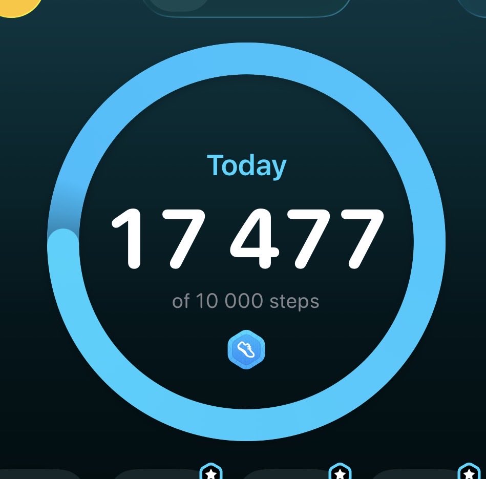 elinevercries's tweet photo. how are you guys making 20k everyday my fat ass legs are tired https://t.co/0vlz8lHD2I