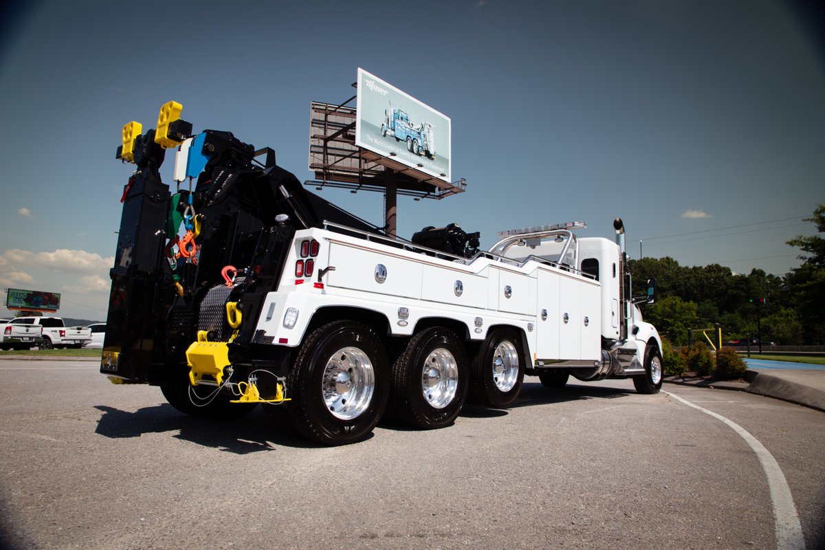millerind's tweet photo. Big thanks and congrats to our friends at Rideout Service Center in Henderson, KY with their new Vulcan 🖖 V-100 on a Kenworth T880 chassis! https://t.co/44BKsrTviX