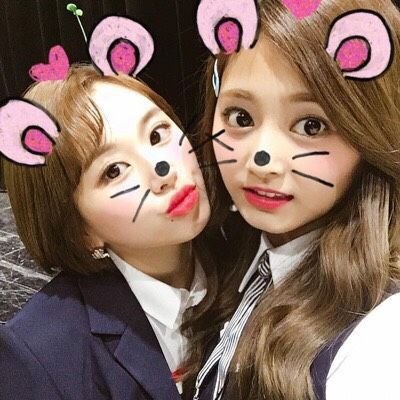mitangiech's tweet photo. No se cómo sentirme este año como army y once primero twice en renovación,llenando estadios,el hate insano a jihyo por una opinión,están en hiatus,jype buscando managers de actividades en solitario y luego BTS mandando a la mierda a los grammy https://t.co/sDAIbsnMqX