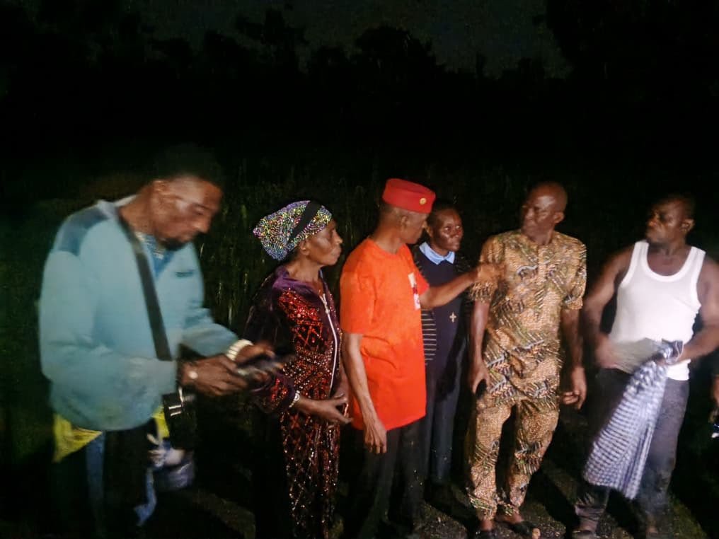 EmmyPromise71's tweet photo. Fourteen Nigerians were kidnapped along the Lagos-Benin Expressway, but what happened afterwards is the part I think deserves serious attention.

At about 9:30pm on July 30, troops of 4 Brigade Nigerian Army were on routine patrol when intelligence reached them about the kidnapping in Ovia North East LGA of Edo State. They didn't wait until morning. They immediately moved after the kidnappers and followed their withdrawal route.

The pressure became too much for the criminals. They abandoned 11 of their victims and escaped into the surrounding forest.

But three people were still missing.

And this is the part I love so much. Our soldiers didn't say, "Well, we have rescued 11 out of 14." They didn't close the operation and celebrate what they had already achieved. The following day, July 31, they went back into that forest and continued searching for the remaining victims.

They combed the area until those remaining three people were found and rescued.

Just imagine what those families must have been going through throughout that night. Eleven families had received the news they desperately wanted, while three others were probably still waiting, praying and wondering where their loved ones were. Then came the news that the remaining three had also been found.

After medical assessment and preliminary debriefing, the Army confirmed that all 14 victims were in stable condition. They were reunited with their families or allowed to continue their respective journeys.

This is why timely intelligence from ordinary Nigerians matters so much. Somebody provided information, troops acted on it immediately, kidnappers were forced to run, and 14 Nigerians who could have remained in captivity are free today.

The criminals themselves are still being hunted, and I hope that part of the operation continues until they are apprehended.

Sometimes we read "14 kidnapped victims rescued" and scroll past it like it's just another headline. But those are 14 human beings. Fourteen families spared days, weeks or possibly months of uncertainty and fear.

Kudos to the troops of 4 Brigade Nigerian Army and Brigadier General Ahmed Balogun. Keep the pressure on these criminals. Every Nigerian rescued from captivity is a victory worth celebrating, and every forest denied to kidnappers makes our roads and communities a little safer. 🇳🇬