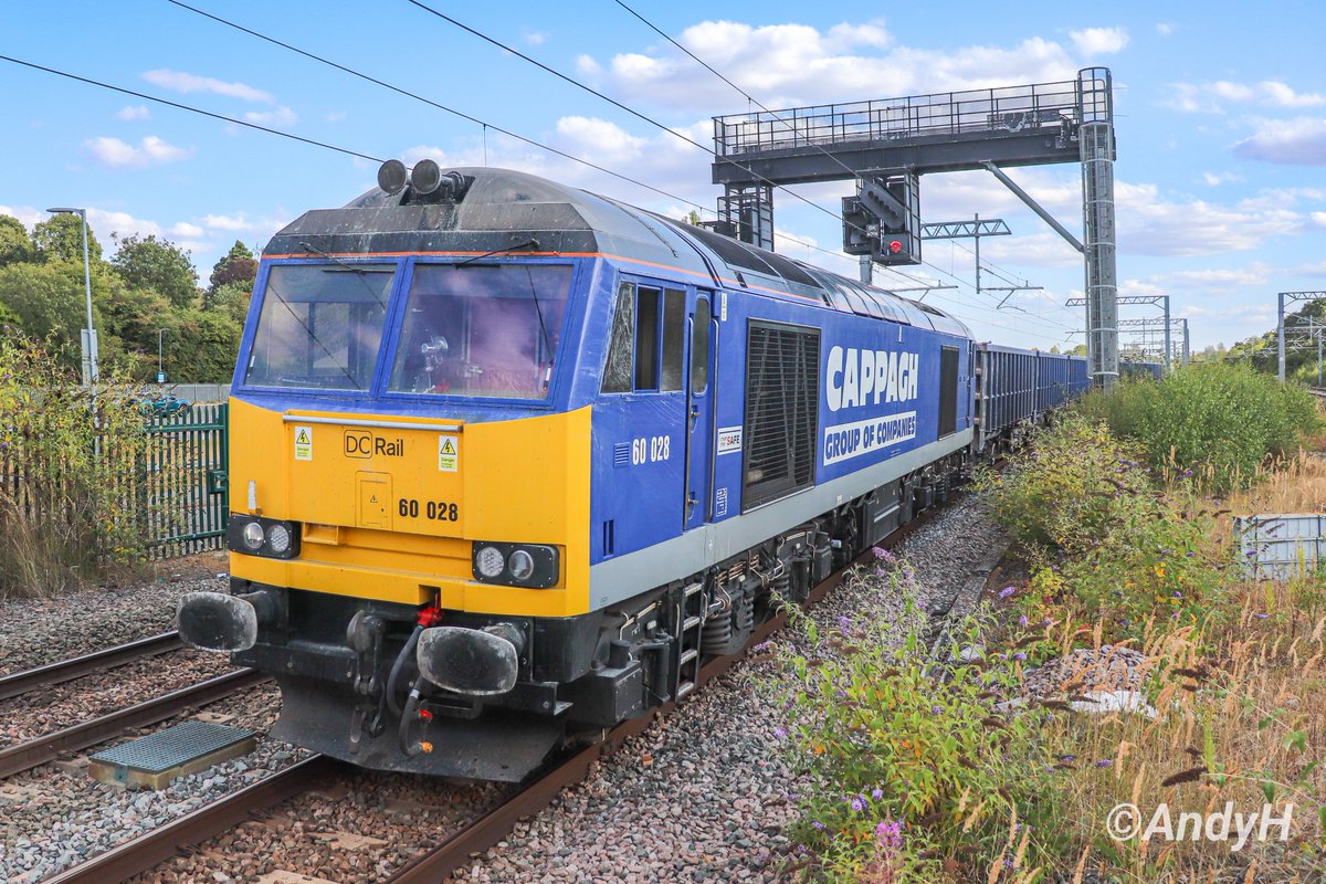 holtona72's tweet photo. #FreightFriday After a few unsuccessful weeks I finally managed to catch the Friday @DCRailOfficial working down the #MML, 6D23, after work today. @CappaghGroup livery 60028 crawls through Kettering working from Wembley Receptions 1-7 to Chaddesden Sidings. #DCR #TugWatch 31/7/26 https://t.co/tFSm8P5hoj