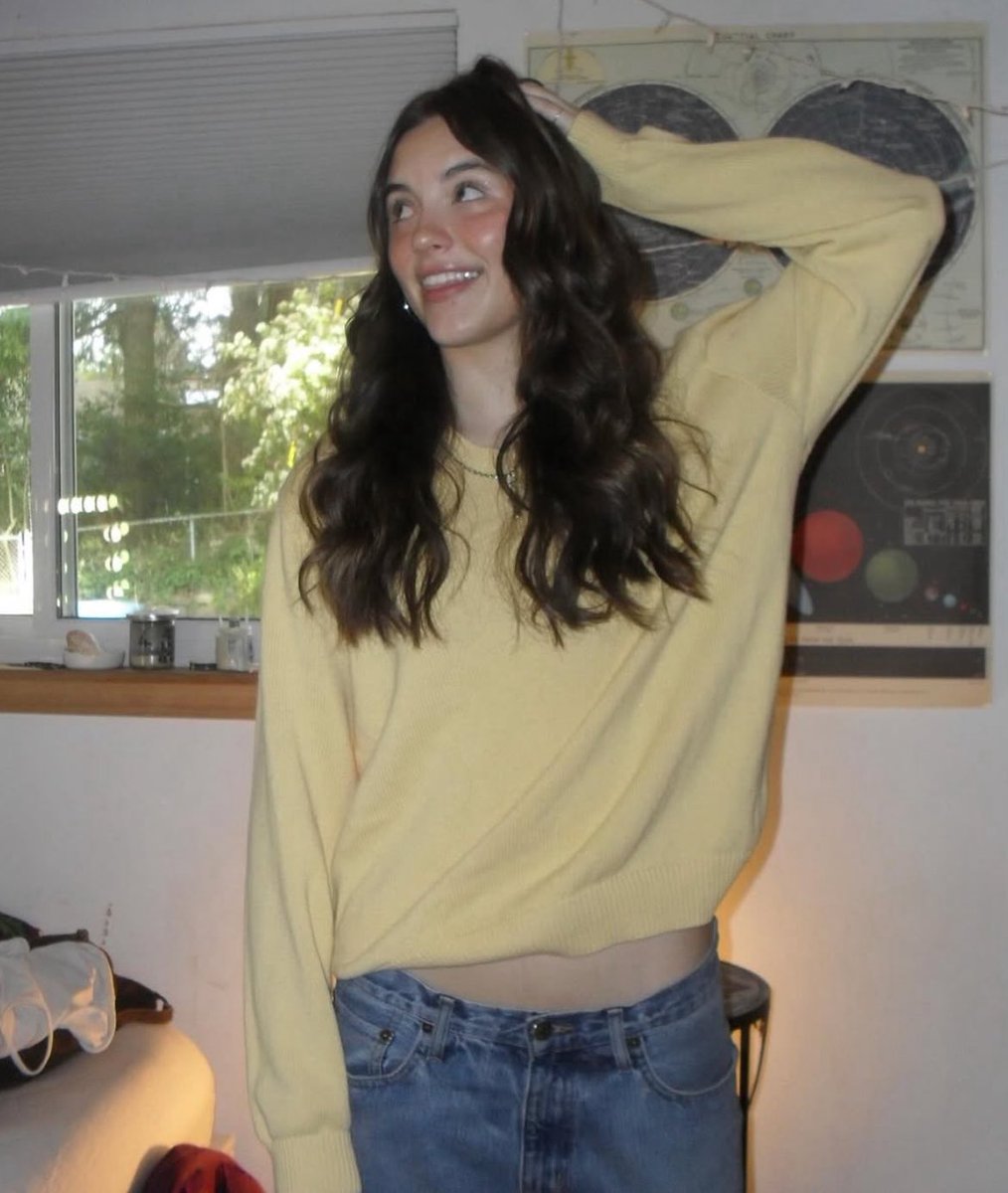 IRLbopLuver's tweet photo. Molly O’Donnell is the tighter twin and rely’s on her face porn to get us off but her bodies still cute https://t.co/ritU1dhYPc
