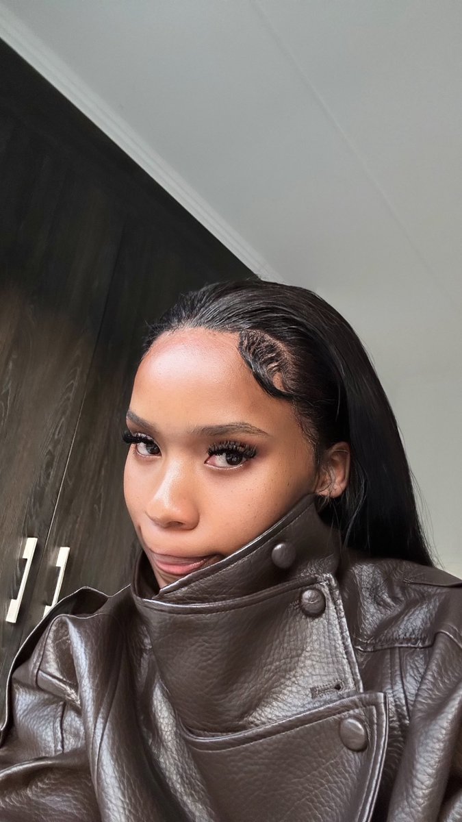 Athiquluba's tweet photo. Fridays🥰 https://t.co/DKCenfRlcu