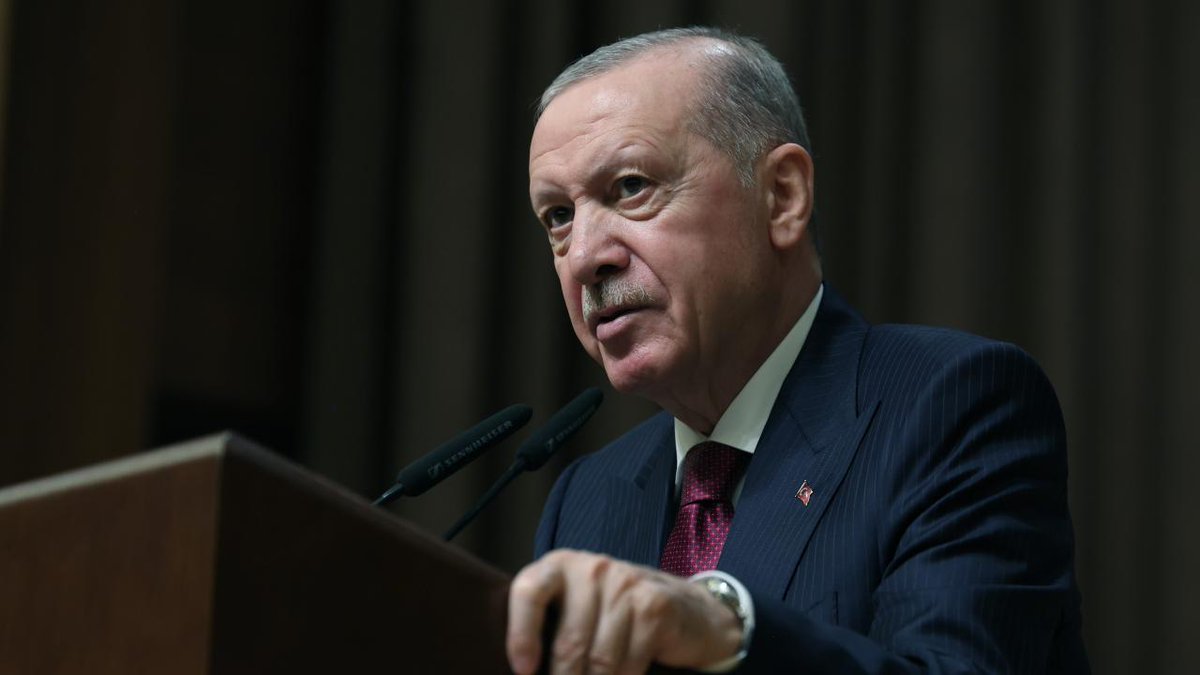 yenigunresmi's tweet photo. TÜGVA finalinde Erdoğan'dan dikkat çeken çıkış: "Gençlerimizi kimse engelleyemeyecek"

https://t.co/mvl050d3SE https://t.co/X6EtpEf7Ih