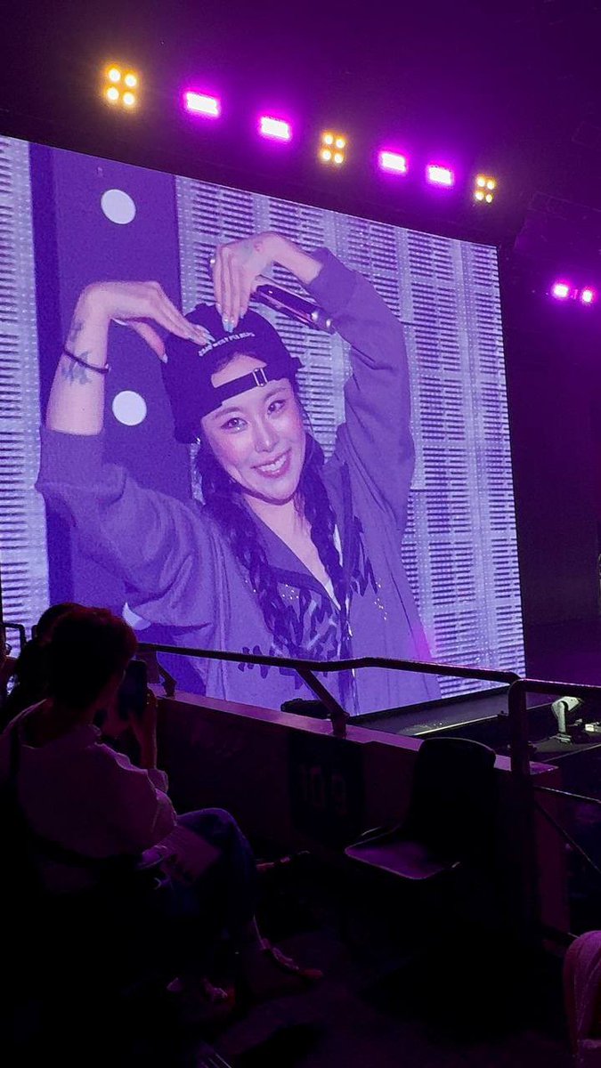 solarnootnoot's tweet photo. 260731 MAMAMOO 4WARD IN SINGAPORE

wheesa heartsss

 #MAMAMOO #마마무
 #4WARD #MAMAMOO2026 
#MAMAMOO_2026_WORLD_TOUR https://t.co/vKLcVtotPi