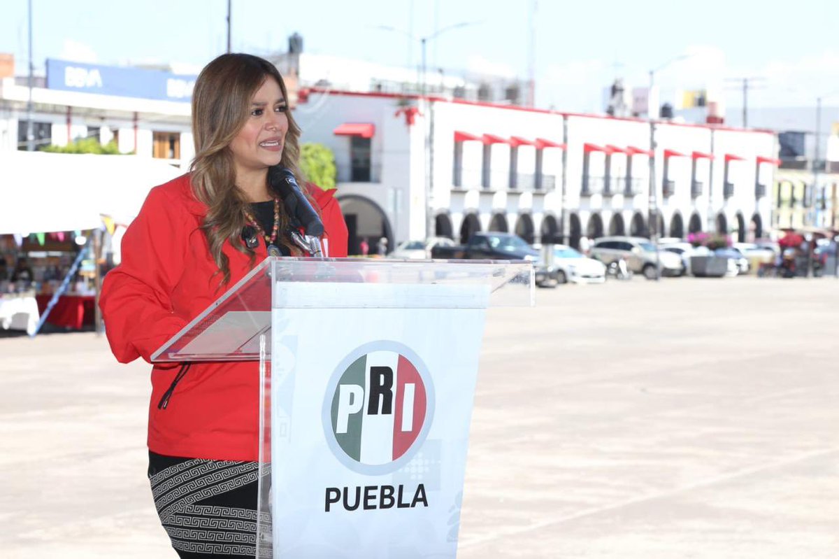 PRIdePUEBLA's tweet photo. ¡Alzar la voz nunca será un delito! 
Desde el PRI Puebla, rechazamos cualquier intento de censura y defendemos la libertad de expresión. #LibertadDeExpresión #PRIContigo https://t.co/UTyBHEeahs