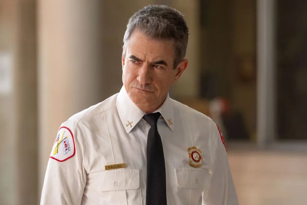 Variety's tweet photo. Dermot Mulroney is leaving “Chicago Fire” in Season 15.

The actor, who joined the NBC drama in Season 13 as Chief Dom Pascal, will wrap up his storyline early in the show’s upcoming season.

https://t.co/OBKObjN4pl https://t.co/IiXeJjkxeG