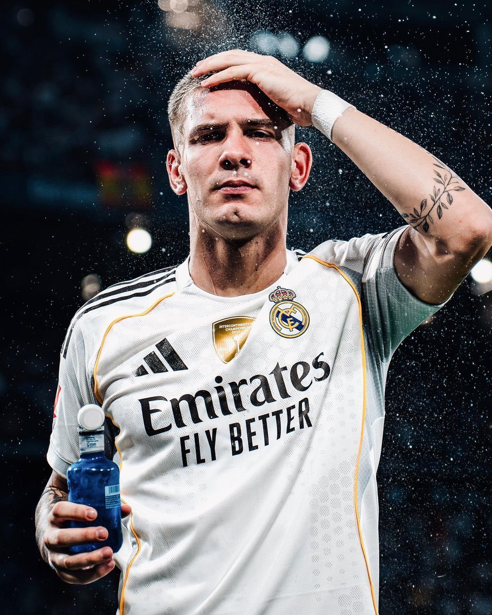 Perla_Londres's tweet photo. 🚨🔚 Mastantuono decidirá su futuro esta semana

🇮🇹 Italia pica en punta como el favorito con Inter, Roma y Milan interesados
🏴󠁧󠁢󠁥󠁮󠁧󠁿 Fulham se enfrió los últimos días
🇵🇹 Benfica es una segunda opción
🇪🇸 Hay interesados en La Liga

Volver a River NO es una opción para el Real Madrid https://t.co/H5tcGRbl2n