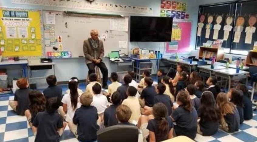 GabbardAloha's tweet photo. Happy Aloha Friday! 📚

As many of our students head back to school, we wish all of Hawaiʻi's keiki, teachers, school staff, and families a wonderful start to the new school year.
Have a fun, safe, and relaxing weekend!

#HappyAlohaFriday #BackToSchool #HAF https://t.co/gIkNQ0jLB3