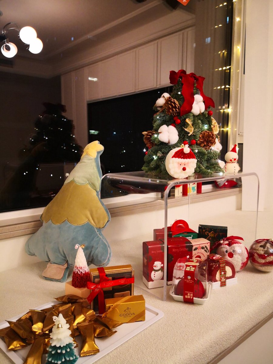 natalie64od7's tweet photo. Counting down to Christmas Eve with warm cocoa and good company. The best gifts aren’t wrapped—they’re the moments we share. #HolidayVibes https://t.co/oeQQoHcRVu