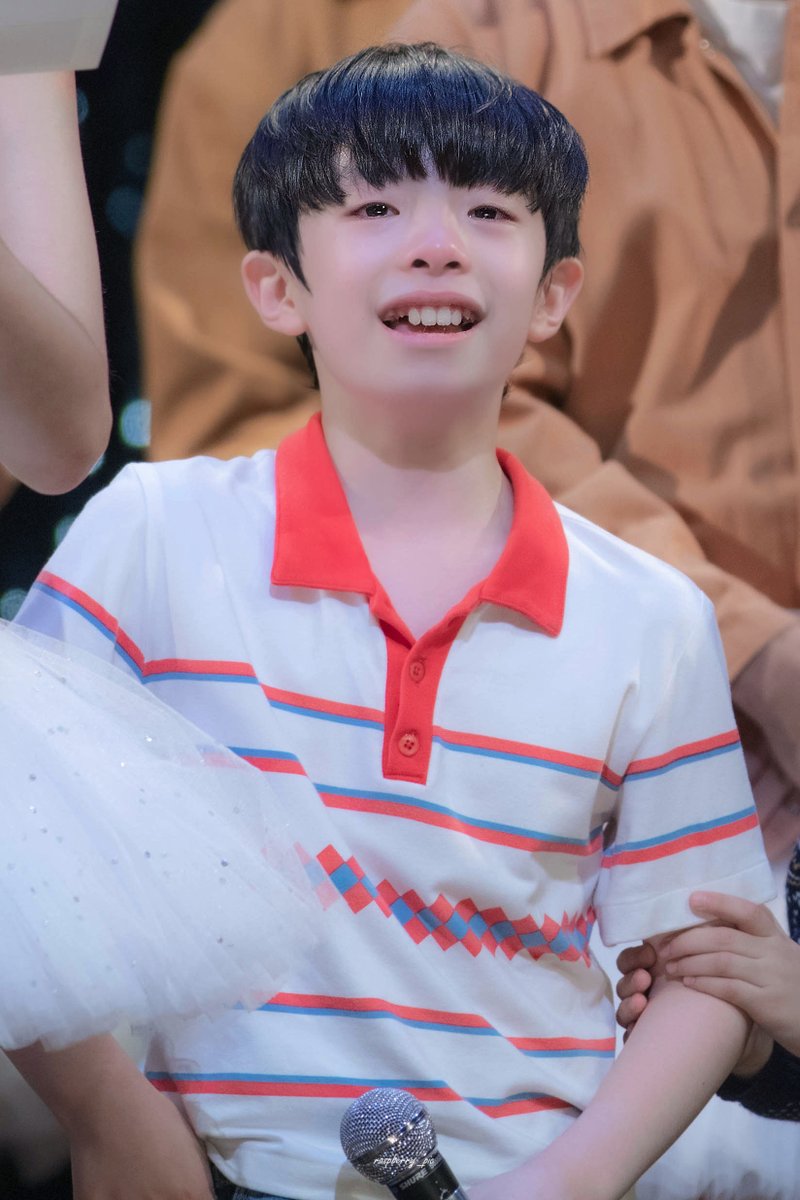raspberry_pic's tweet photo. 260726 뮤지컬 빌리 엘리어트 무대인사
빌리 役 #조윤우 

이것만은 약속해요 https://t.co/fIajLQ0o4b