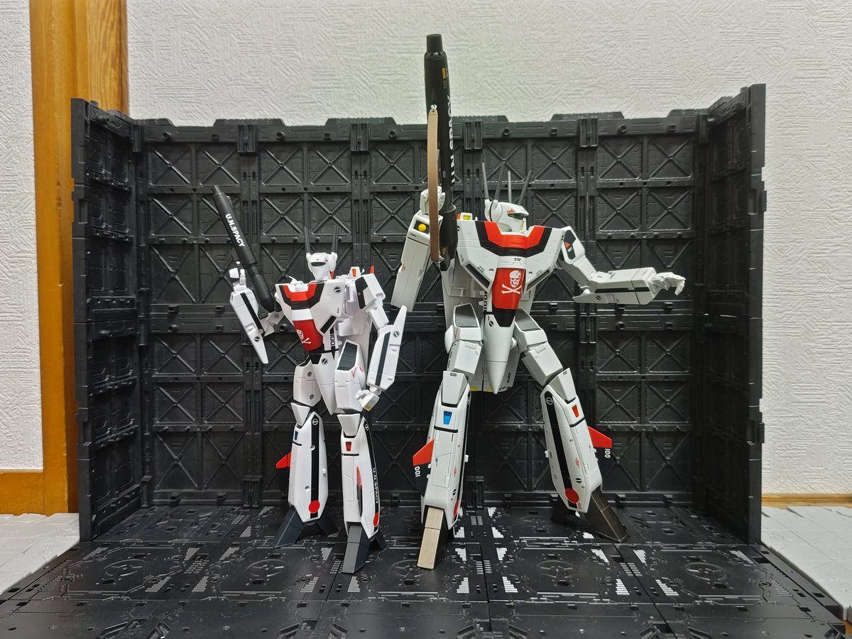 kakuto01's tweet photo. 劇場版ストライクバルキリー（VF１S）一条輝機も出して欲しい。
 #マクロス https://t.co/ph9zf7KRX3