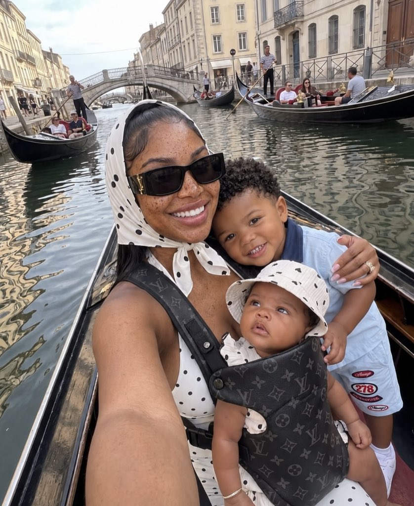 metrofive5's tweet photo. Traveling the world with your kids 🥹✨🤍>>> https://t.co/YTkCynIN2X