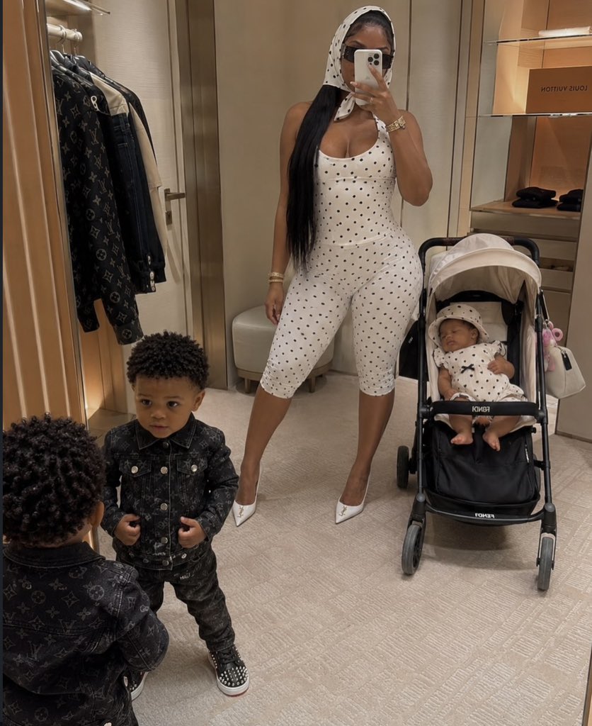 metrofive5's tweet photo. Traveling the world with your kids 🥹✨🤍>>> https://t.co/YTkCynIN2X