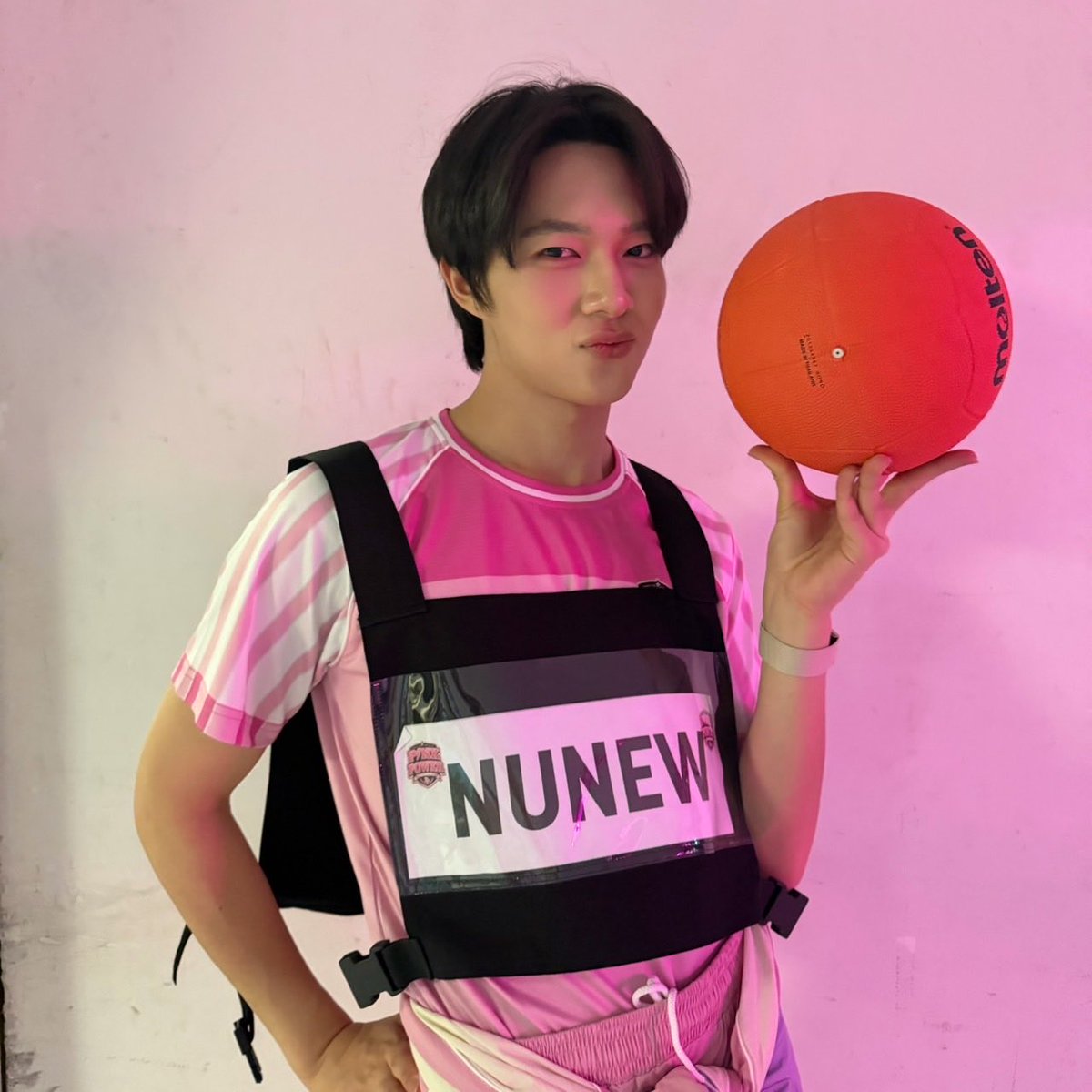 CwrNew's tweet photo. วันนี้ซ้อมสนุกมาก พรุ่งนี้เจอแน่จ้าาา อิอิ ฝากด้วยน้า Live Stream ซื้อได้ทั้งวันจนงานจบเลยน้า สนุกแน่นอน ยาวไปไม่นอน!

Live Streaming Ticket 
🎫 https://t.co/ckiLO6MyeO

#DMDCharactersMerch
#กีฬาสีดูมันดิ2026 https://t.co/nw5u2IhncE