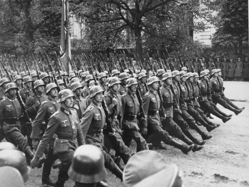 kate_fiala's tweet photo. 50,000. All military aged males. The only difference is they aren’t wearing uniforms. What are we doing here?? https://t.co/7rb4MNvXOd