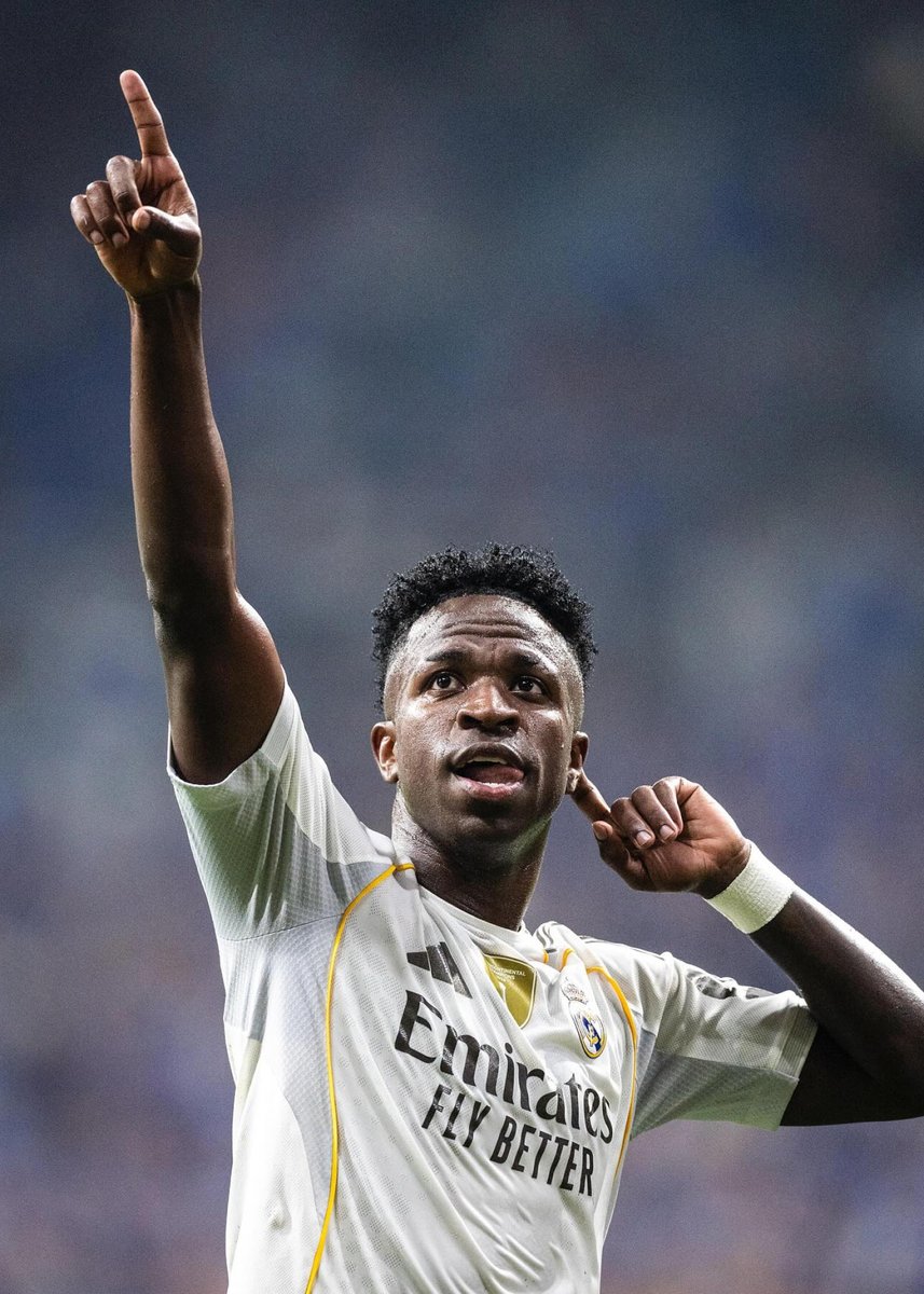 KalshiSports's tweet photo. NEW: Arsenal still has a 34% chance to land Vinicius Junior, via Kalshi:

65% — Real Madrid
34% — Arsenal 

Can the Gunners poach him from Madrid? https://t.co/e5N1ucyGV2