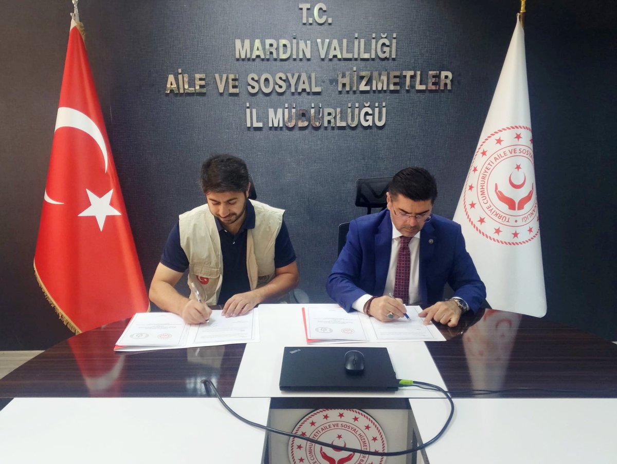 Mardin_IHH's tweet photo. Yeni kurulan ailelerin yanında olmaya devam ediyoruz. 🤝

Mardin Aile ve Sosyal Hizmetler İl Müdürlüğü ile imzaladığımız iş birliği protokolü kapsamında, "Çocuk Rızkıyla Doğar" temasıyla yeni doğan bebeklerin temel ihtiyaçlarına destek olacağız.
Hayırlı olsun. 

#İHH https://t.co/jY5rPAFMC5
