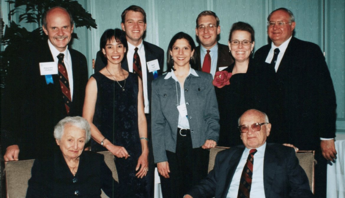 AtlasNetwork's tweet photo. Milton Friedman would have turned 114 today. Here’s a story about him you may not know.

In May 1980, Friedman wrote to our founder, Sir Antony Fisher, praising his work launching pro-freedom think tanks around the world.

Twenty-one years later, at our 20th anniversary celebration, Friedman predicted that Atlas Network would “play a foremost role” in creating a freer world.

Today, we proudly work alongside nearly 500 independent partners in more than 100 countries.

To honor his legacy, you can help carry that work forward.

Make a gift of $25 or more and we’ll send you print copies of our commemorative Milton Friedman edition of Freedom’s Champion magazine and our latest issue, “Latin America After Socialism,” along with every future issue we publish, delivered right to your door.

Get your print edition of Freedom's Champion magazine: https://t.co/IPStkP8wqE