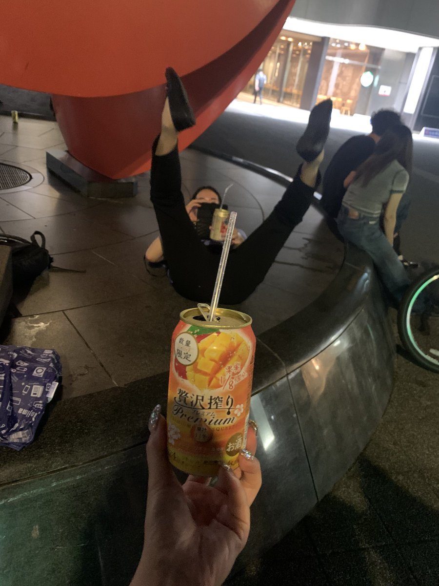 rubiko12345's tweet photo. 川崎のど真ん中でクワガタやんないで https://t.co/VmhshNwZUF