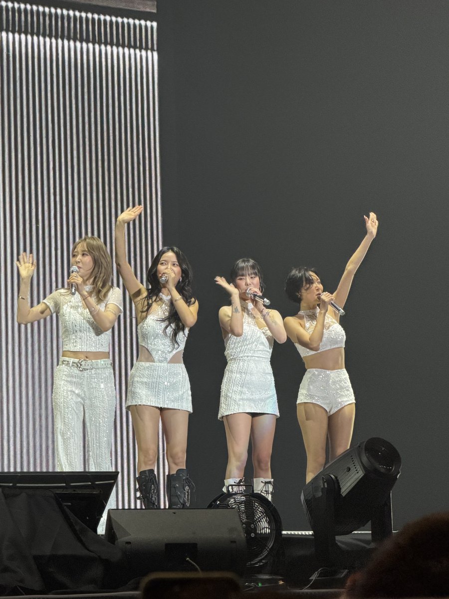 byulsexual's tweet photo. see you again 💚

#MAMAMOO #마마무
 #4WARD #MAMAMOO2026 
#MAMAMOO_2026_WORLD_TOUR https://t.co/IKEKwpZwat