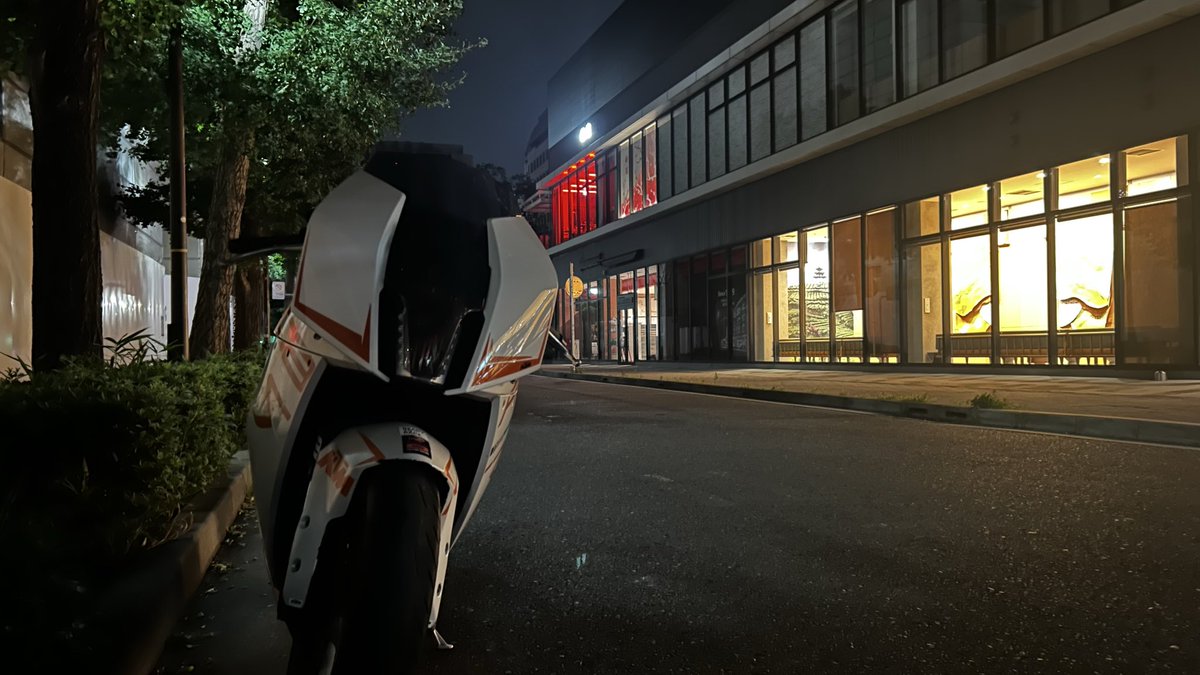 sy62r__'s tweet photo. 夜駆け〜 https://t.co/wjCQKT6FrX