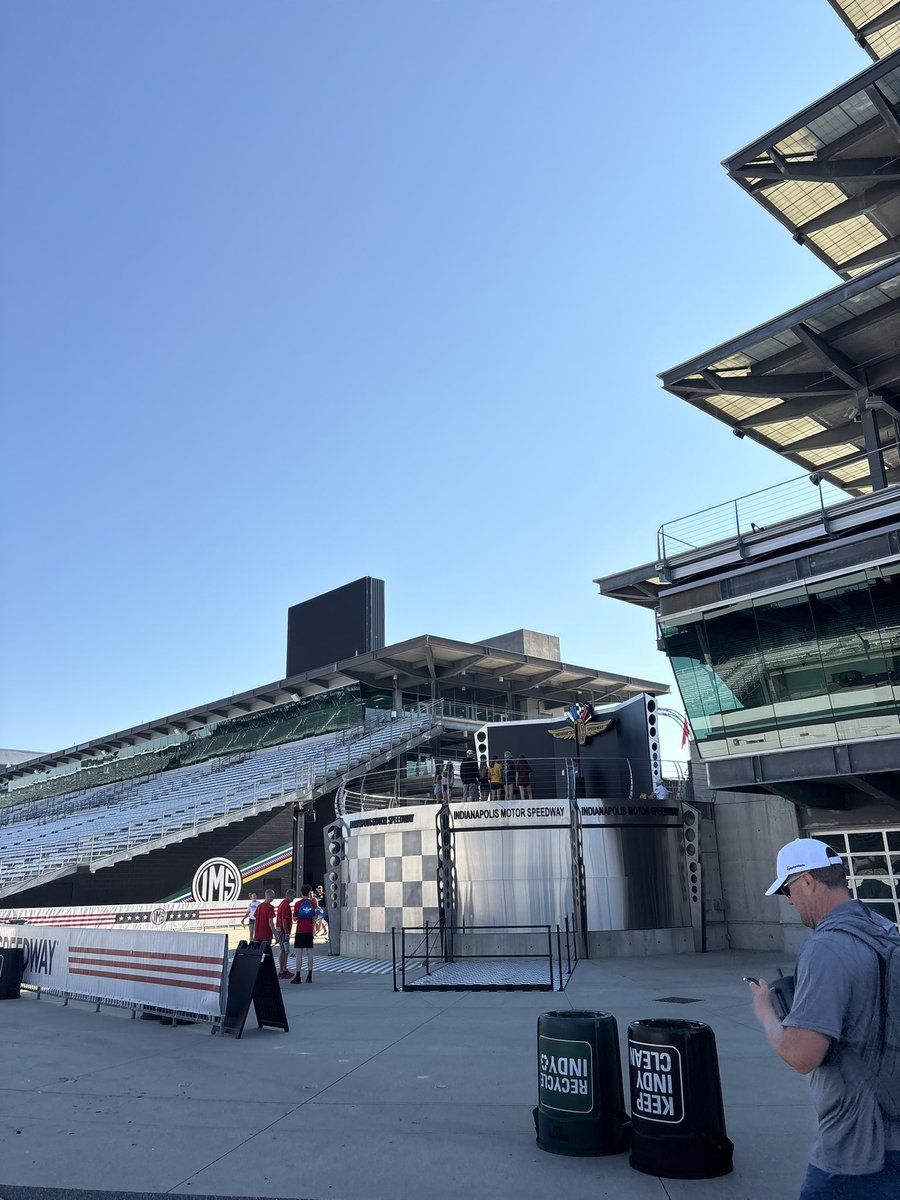 drewhess09's tweet photo. So glad i got a invitation to go to the 2026 IHSAA Leadership Conference at IMS! Had a great time and learned a lot!!
@IHSAA1 @IMS @SVHSathletics_ https://t.co/fqatY2ROGz