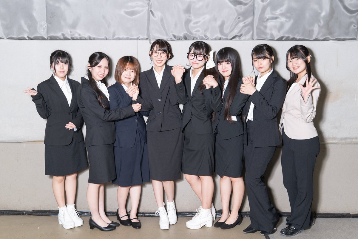 Niimo_official's tweet photo. 本日は
「にゅういんぱくと178〜華金ライブ〜」へご来場ありがとうございました。

ご来場の皆様へアイスをプレゼントしました！
暑い中、1週間お疲れ様でした🍻
1年に一回、NiimoがOLになる日でした。
役職の書いた名札を抽選でプレゼントしました！

そしてライブの最後に、Niimo単独では初となるツアーを発表しました。
「Niimo FIRST IMPACT TOUR 2026」と題して、初めて訪れる街をメインとしたツアーを行います！
ぜひ忘れられないツアーにしたいと思いますので、よろしくお願いします！

#ニーモ　#Niimo  #大分  #アイドル