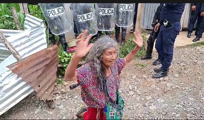 CoronaVirusGT's tweet photo. El Estado represor, es un macho violador. https://t.co/SNSIeMcSva