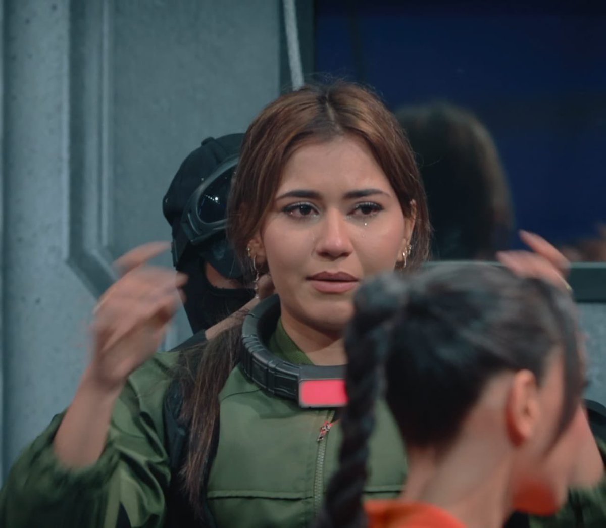 BiggBoss_Tak's tweet photo. Is Akanksha Chaudhary’s entire reality TV journey built on a victim narrative? 🤔

Do you think she plays the sympathy card every time she’s questioned? Has it become a pattern, or is she genuinely misunderstood?

What’s your opinion? #LockUpp https://t.co/SWVlcZlybv