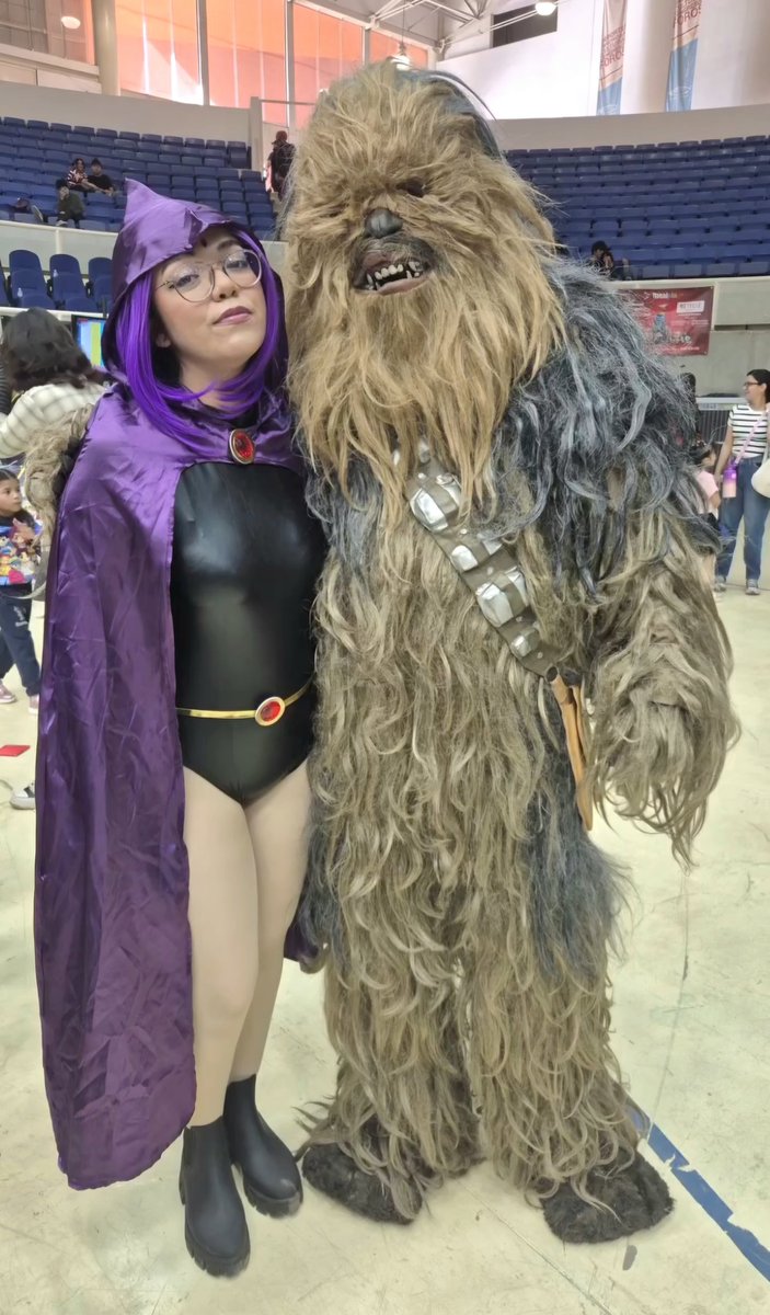 Marcysh0's tweet photo. Raven &amp; Chewbacca! 🤣 https://t.co/5SAvK4tpFY