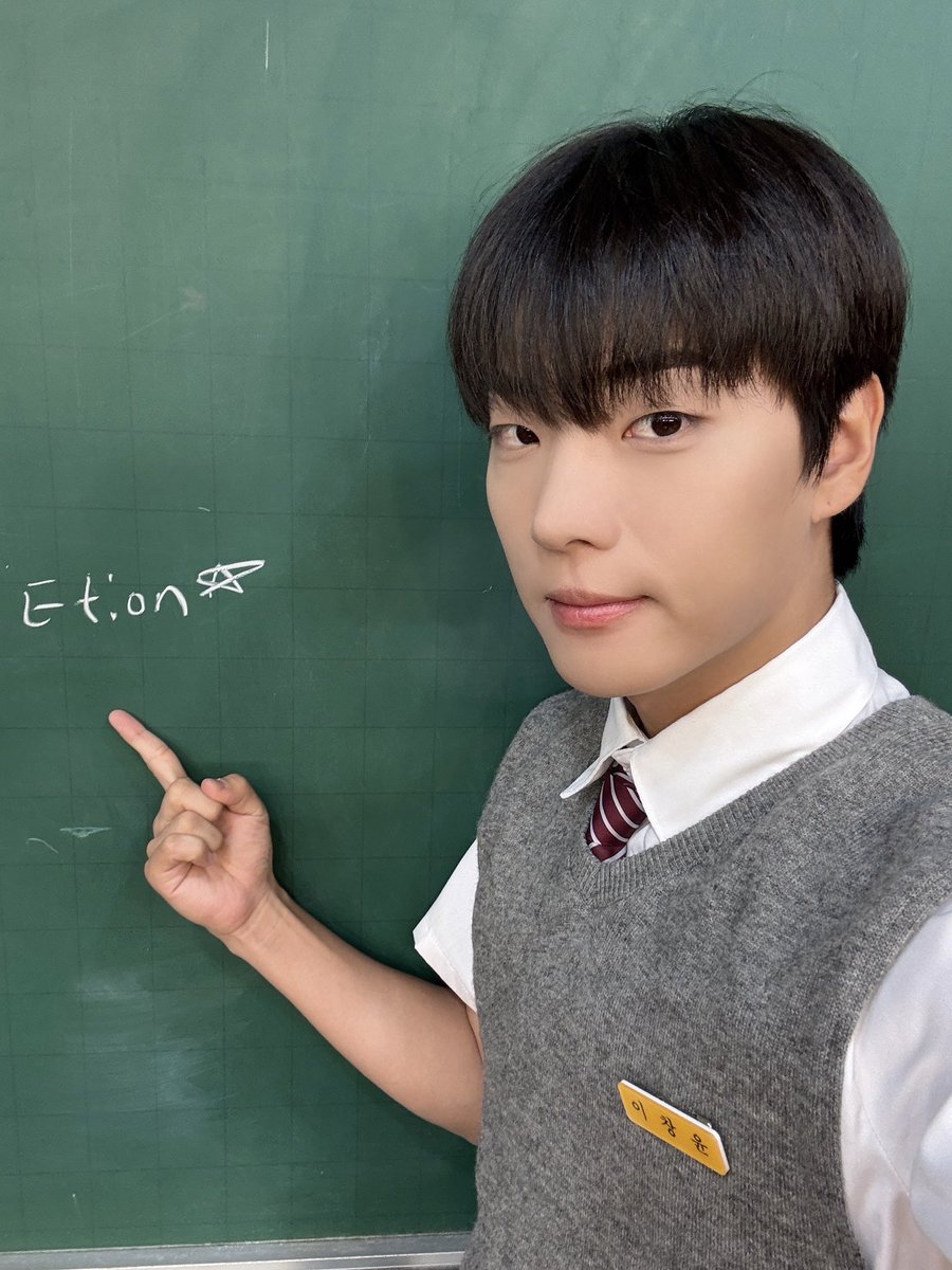 ONF_members's tweet photo. #이션

우석고꽃웃음🌸 https://t.co/anWnjku1hI