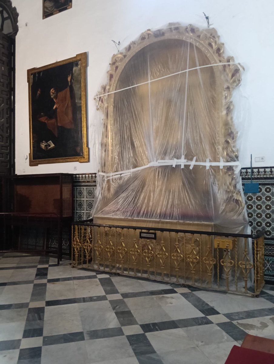 ArtesacroT's tweet photo. La Virgen de Montemayor en el altar de la Virgen de la Antigua por estar restaurandosé su altar en San Juan de la Palma
#ImagenesdeVerano #ASacro

📷 @sultantrianero https://t.co/8GG0JdT0V8