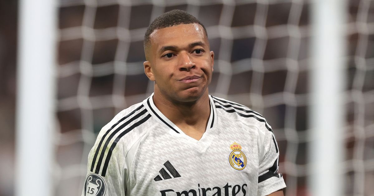 jmRMCF's tweet photo. - We never had players punching each other till he joined 
- We never had contract renewal issues till he joined 
- We never went b2b trophyless after a UCL till he joined 
- We never had locker room issues till he joined 

And if you think these are just coincidences remember this was exactly how PSG was before he left.