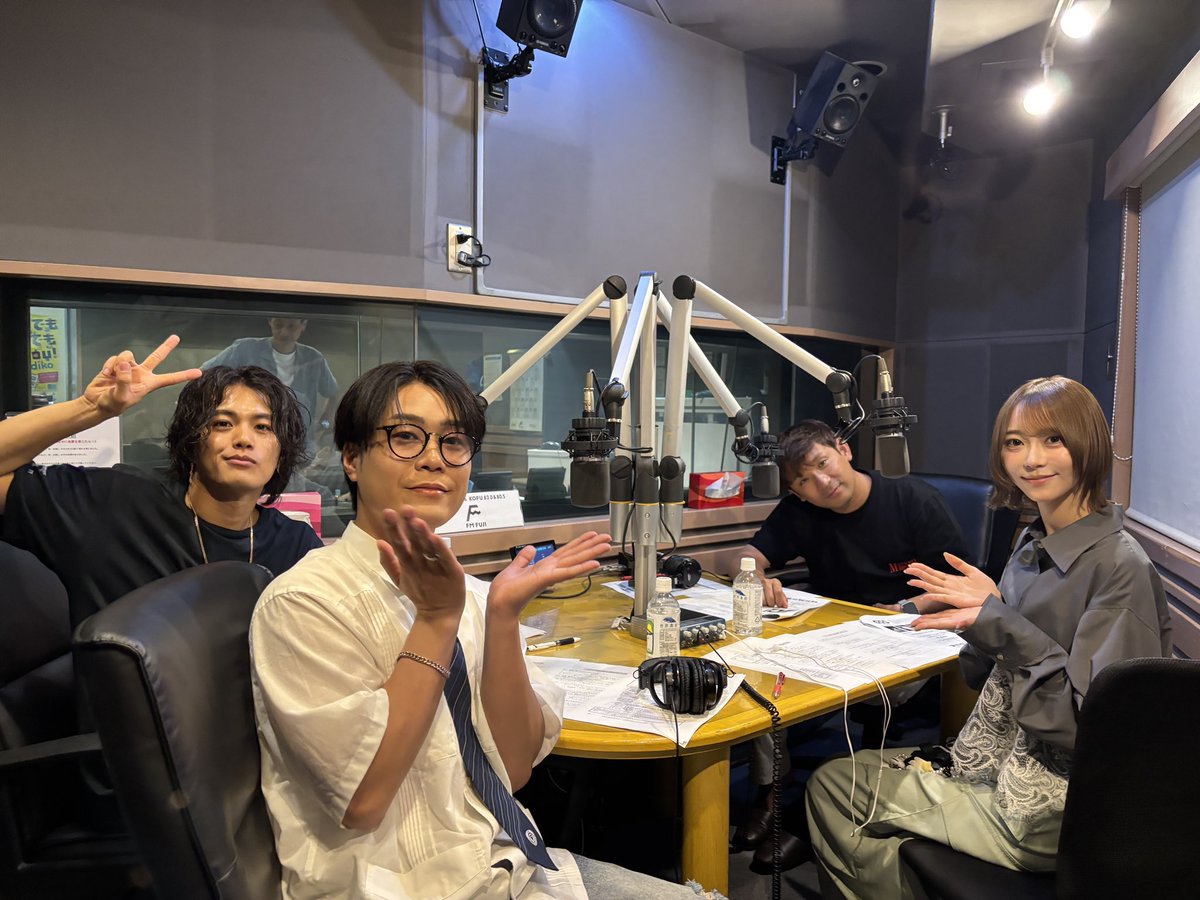 FUTA_CCC_K's tweet photo. #沈黙の金曜日 
ありがとうございましたぁ🌟
楽しかったー！今回も一瞬で終わっちゃった😭

是非また遊びに行かさせて下さい！！

酒井さん！ビアガーデン行きましょう！笑

酒井さんも弓木さんもありがとうございましたっ👏 https://t.co/gdwVjWxr27