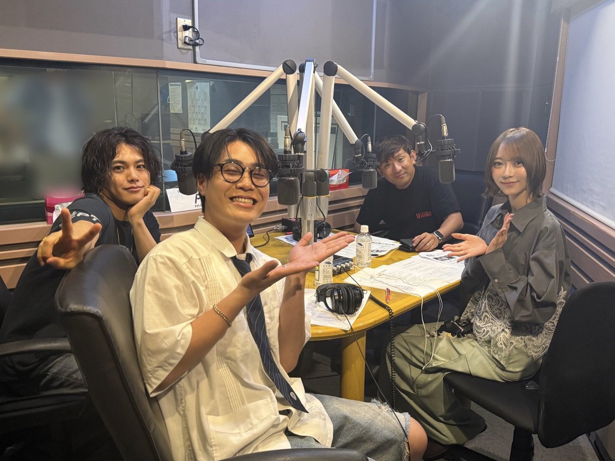 FUTA_CCC_K's tweet photo. #沈黙の金曜日 
ありがとうございましたぁ🌟
楽しかったー！今回も一瞬で終わっちゃった😭

是非また遊びに行かさせて下さい！！

酒井さん！ビアガーデン行きましょう！笑

酒井さんも弓木さんもありがとうございましたっ👏 https://t.co/gdwVjWxr27