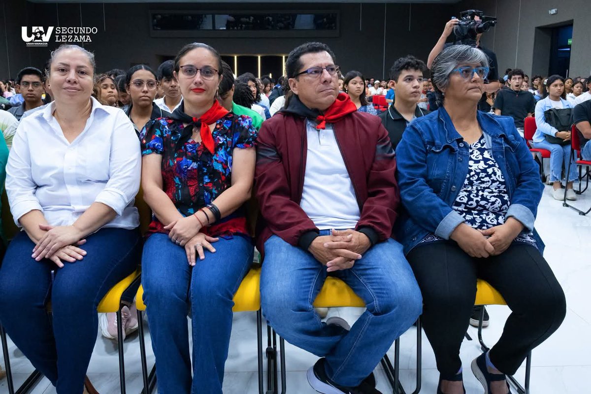 13JulioUNANMGA's tweet photo. La vigencia del pensamiento y la obra de Rubén Darío se hizo presente en la UNAN-Managua durante la conmemoración del 138.º aniversario de la publicación de Azul. 
#SomosUNAN
#ManaguaSandinista https://t.co/HXkRU9izax