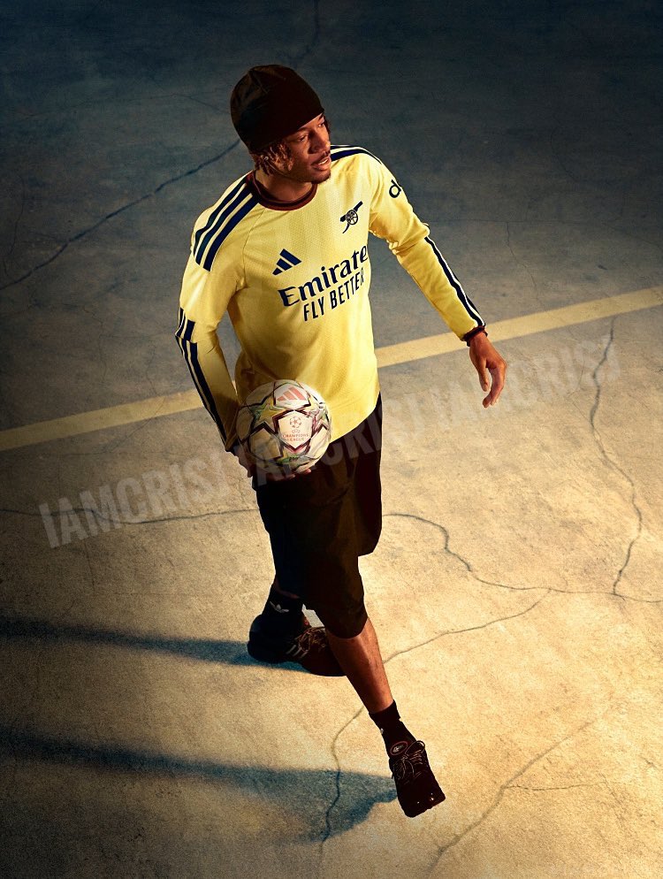 afcstuff's tweet photo. 🚨 Leaked images of Noni Madueke in the Arsenal 2026/27 third kit. 👕⚡️

📸 @IamCrisJ https://t.co/QnxGo4n74n