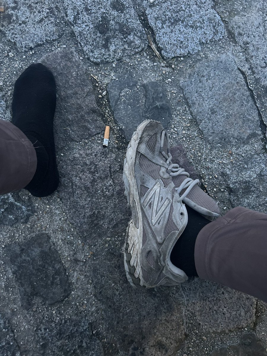 fan_piedgars's tweet photo. Les payes arrivent et vous savaient pas quoi en faire? Le boss @raykunns attend votre salaire à ses pieds 💶🔥
Il va vous écraser et vous dominer comme jamais
Allez vous abonnez et découvrez ce qu'est un vrai boss 😈👑
#Findom #Cashmaster #cashslave https://t.co/jDTWjHyy5E