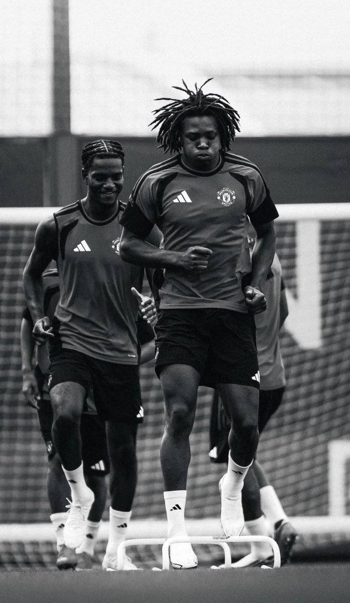 nocaptionmufc's tweet photo. https://t.co/OfnT2BroqF