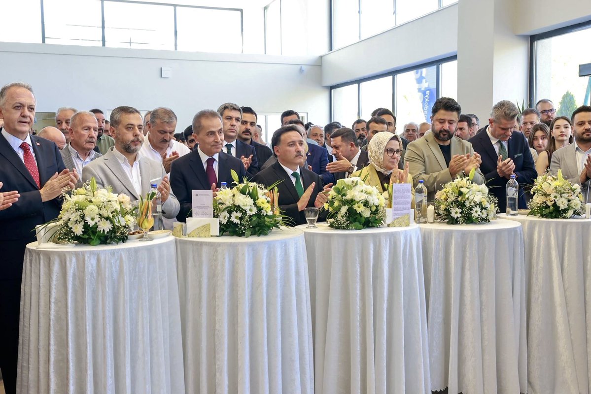 kayserivaliligi's tweet photo. Valimiz Sayın Gökmen Çiçek, Nevşehir'de faaliyet gösterecek olan Kapadokya Üniversitesi Ağız ve Diş Sağlığı Merkezi Açılış Lansmanı’na katıldı. https://t.co/zuSXPKnxnv