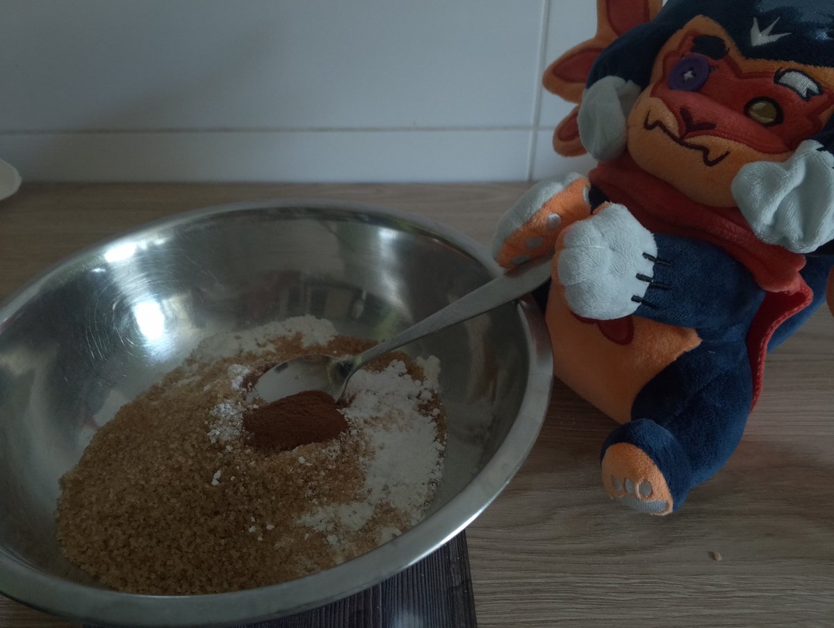 b4_D4WN's tweet photo. Baking with my son! (1/6) https://t.co/kIFkArsJjy