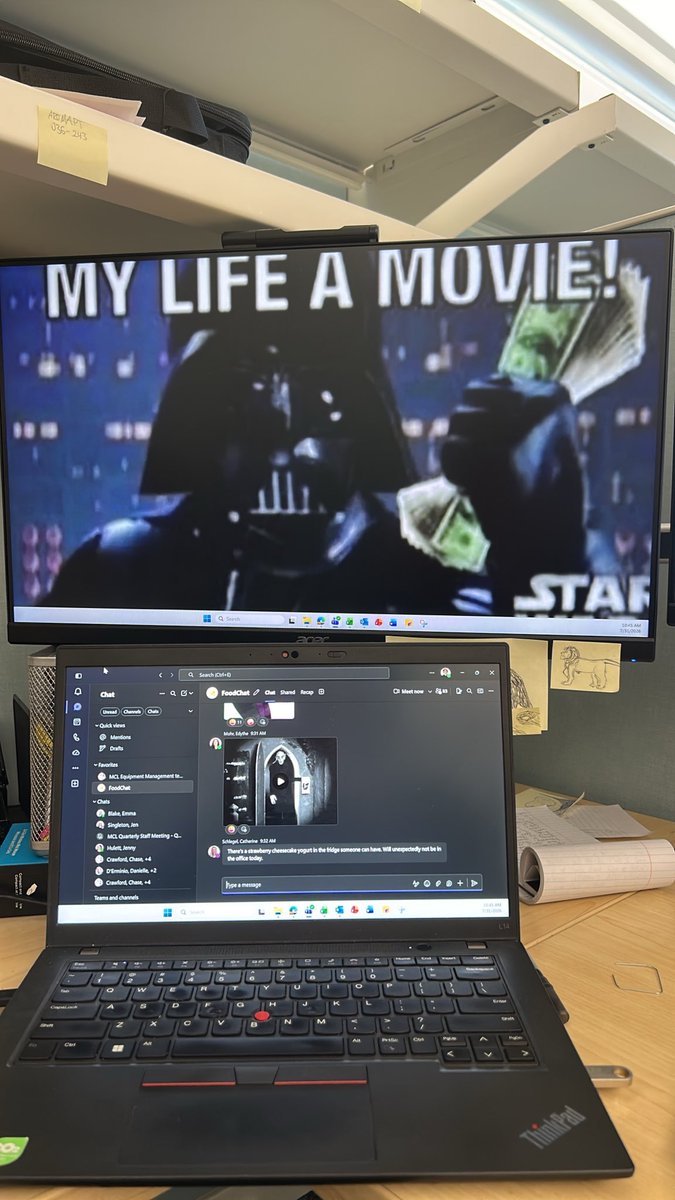 breadgongus's tweet photo. Time to act like I’m working for 5 hours more hours. Screensaver #dox https://t.co/s9Q2zNFuX5